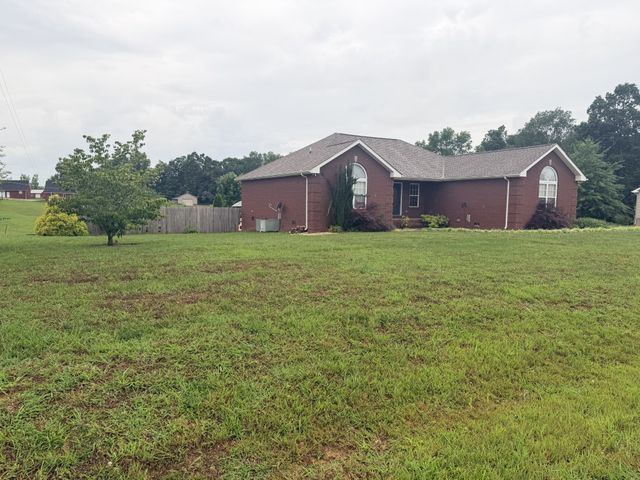 117 Taylor Ln, Lafayette, TN 37083