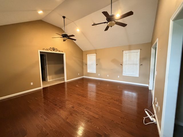 117 Taylor Ln, Lafayette, TN 37083
