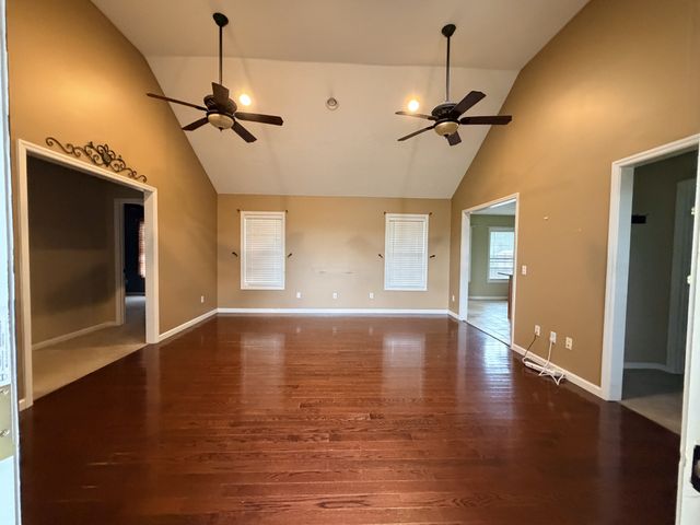 117 Taylor Ln, Lafayette, TN 37083