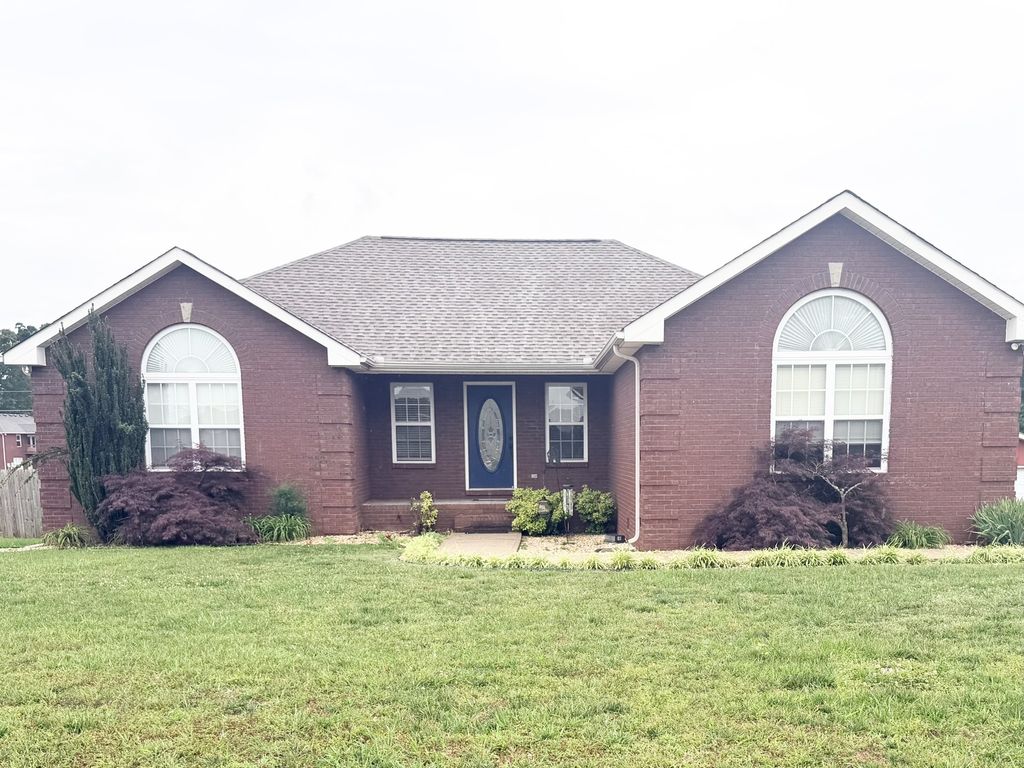 117 Taylor Ln, Lafayette, TN 37083