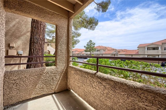 9325 West Desert Inn Road 177, Las Vegas, NV 89117