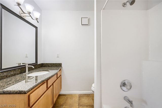 9325 West Desert Inn Road 177, Las Vegas, NV 89117