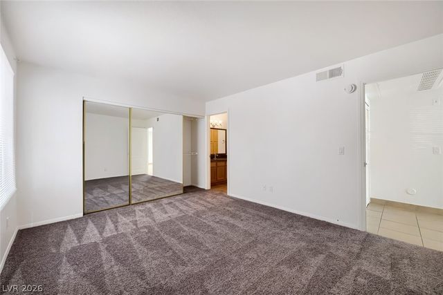 9325 West Desert Inn Road 177, Las Vegas, NV 89117