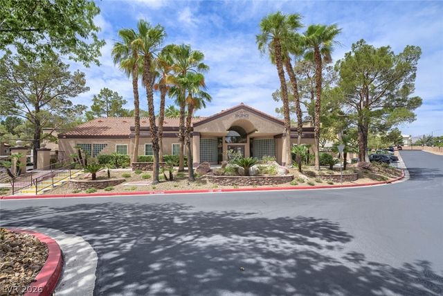 9325 West Desert Inn Road 177, Las Vegas, NV 89117
