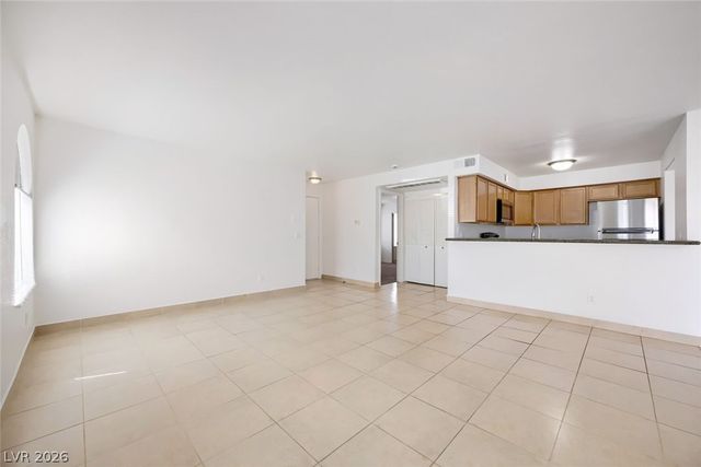 9325 West Desert Inn Road 177, Las Vegas, NV 89117