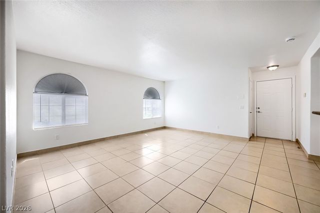 9325 West Desert Inn Road 177, Las Vegas, NV 89117