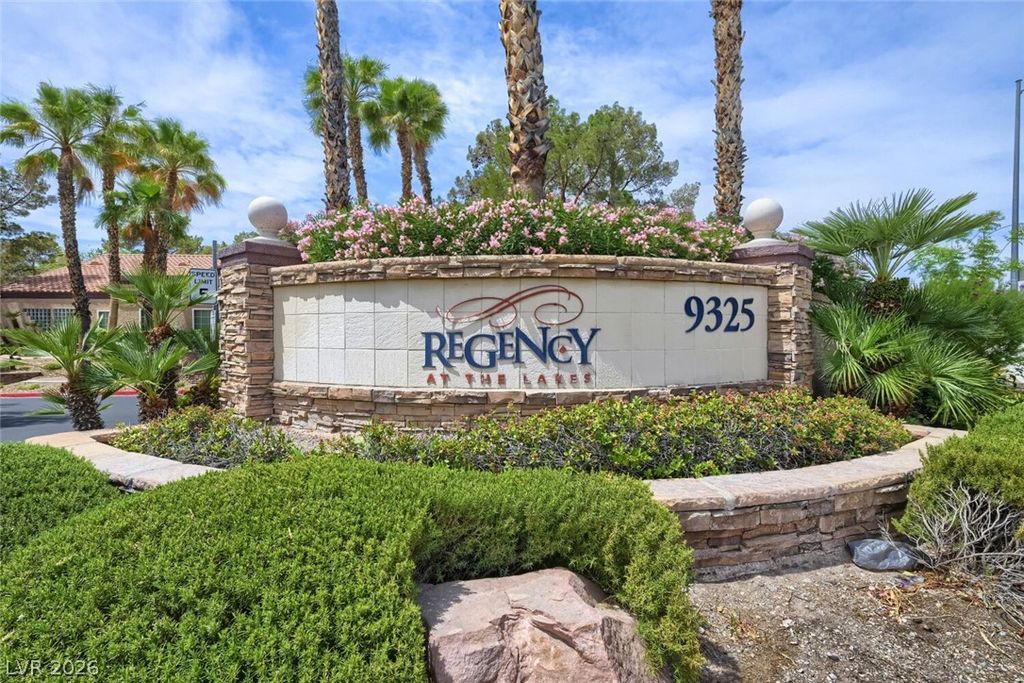 9325 West Desert Inn Road 177, Las Vegas, NV 89117