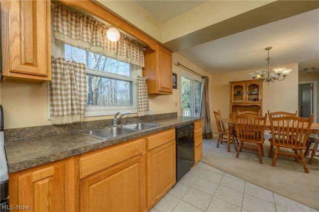 6121 Erie Avenue NW, Canal Fulton, OH 44614