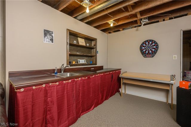 6121 Erie Avenue NW, Canal Fulton, OH 44614