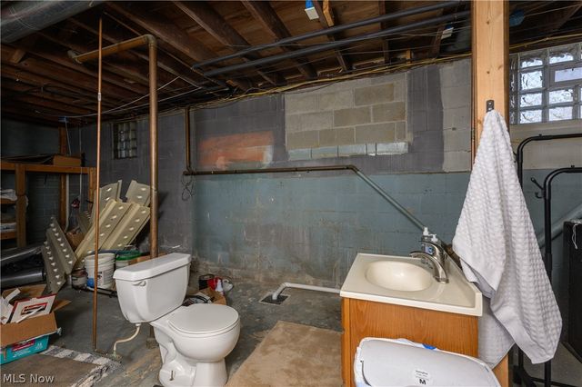 6121 Erie Avenue NW, Canal Fulton, OH 44614