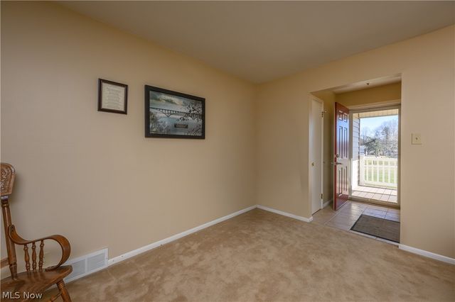 6121 Erie Avenue NW, Canal Fulton, OH 44614