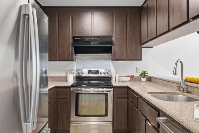 909 Apricot Avenue C, Campbell, CA 95008
