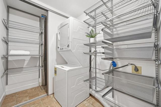 909 Apricot Avenue C, Campbell, CA 95008