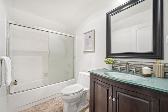 909 Apricot Avenue C, Campbell, CA 95008
