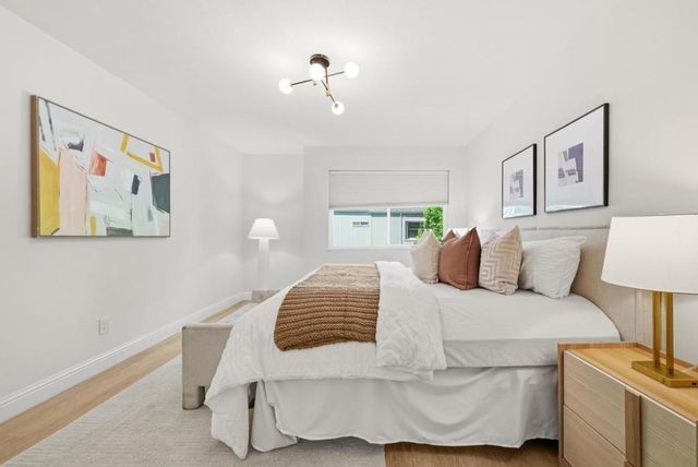 909 Apricot Avenue C, Campbell, CA 95008