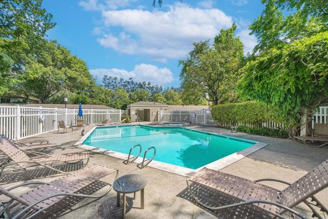 909 Apricot Avenue C, Campbell, CA 95008