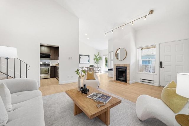 909 Apricot Avenue C, Campbell, CA 95008