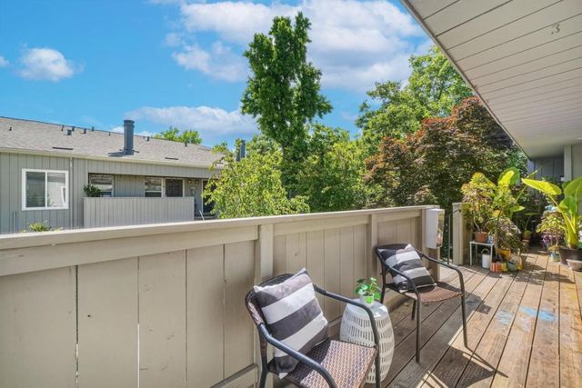 909 Apricot Avenue C, Campbell, CA 95008