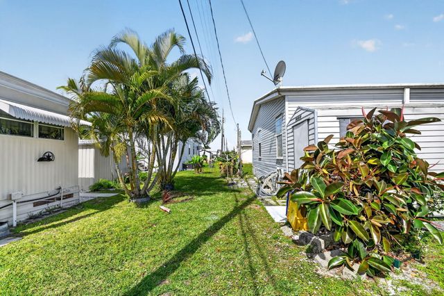 4290 Meadow View Drive, Boynton Beach, FL 33436