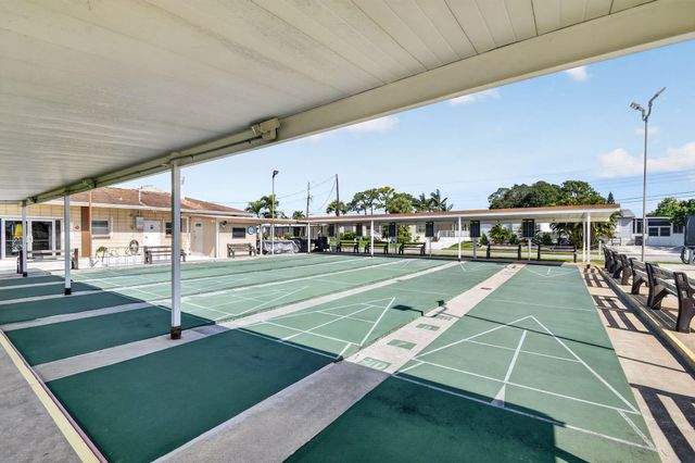 4290 Meadow View Drive, Boynton Beach, FL 33436