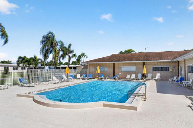 4290 Meadow View Drive, Boynton Beach, FL 33436