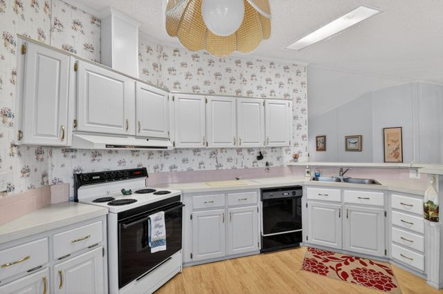 4290 Meadow View Drive, Boynton Beach, FL 33436