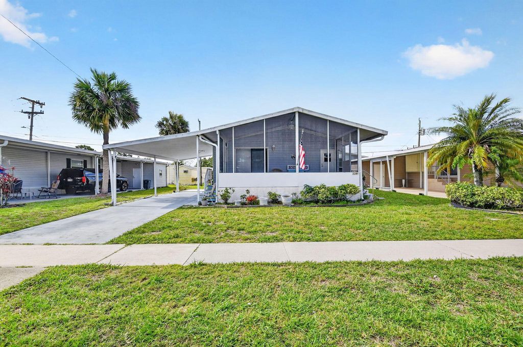 4290 Meadow View Drive, Boynton Beach, FL 33436