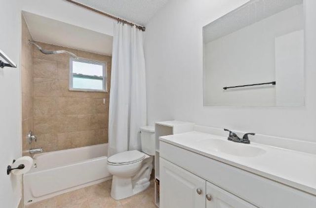 772 SE Thornhill Drive, Port St. Lucie, Port St Lucie, FL 34983