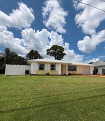 772 SE Thornhill Drive, Port St. Lucie, Port St Lucie, FL 34983