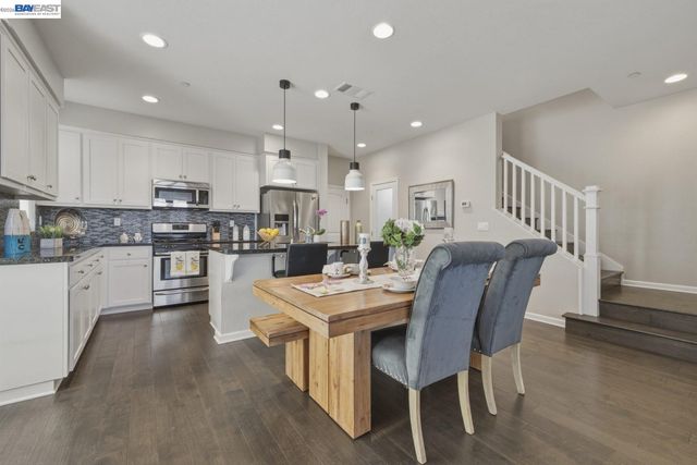 388 C St, Hayward, CA 94541