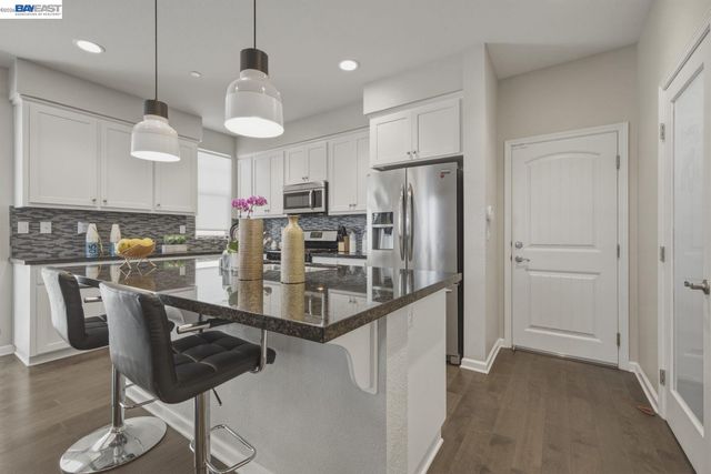 388 C St, Hayward, CA 94541