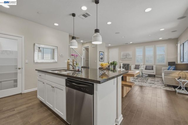388 C St, Hayward, CA 94541