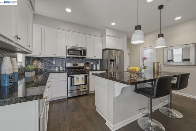388 C St, Hayward, CA 94541