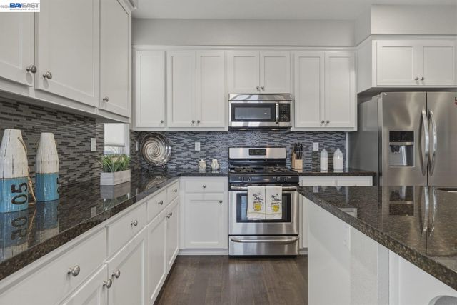 388 C St, Hayward, CA 94541