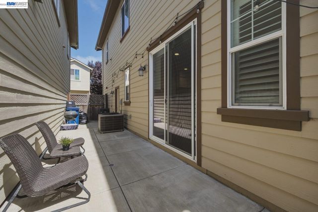 388 C St, Hayward, CA 94541