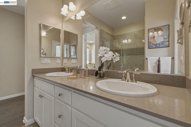 388 C St, Hayward, CA 94541