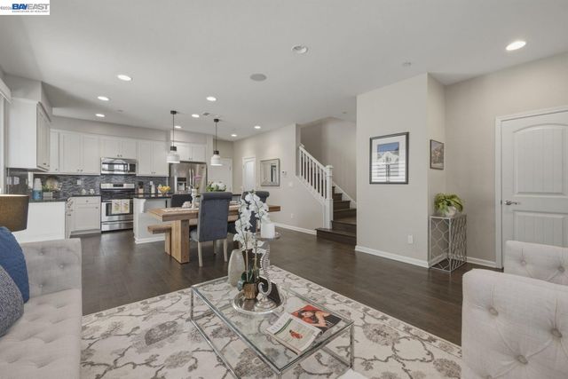 388 C St, Hayward, CA 94541