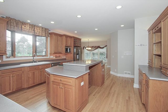37 River Ridge Drive, Sleepy Hollow, IL 60118