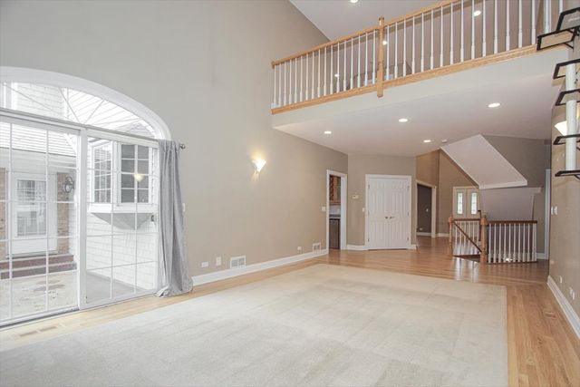 37 River Ridge Drive, Sleepy Hollow, IL 60118