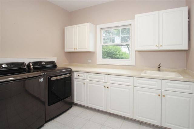 37 River Ridge Drive, Sleepy Hollow, IL 60118