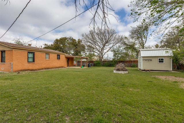 220 N Jarvis Lane, Azle, TX 76020