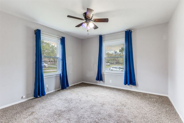 220 N Jarvis Lane, Azle, TX 76020