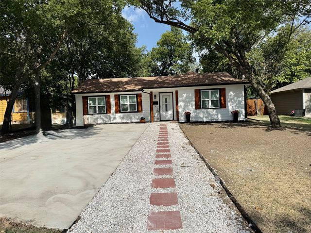 633 Cimarron Trace, Grand Prairie, TX 75051