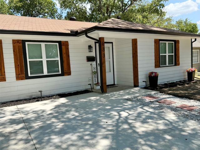 633 Cimarron Trace, Grand Prairie, TX 75051
