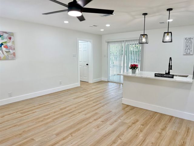 633 Cimarron Trace, Grand Prairie, TX 75051