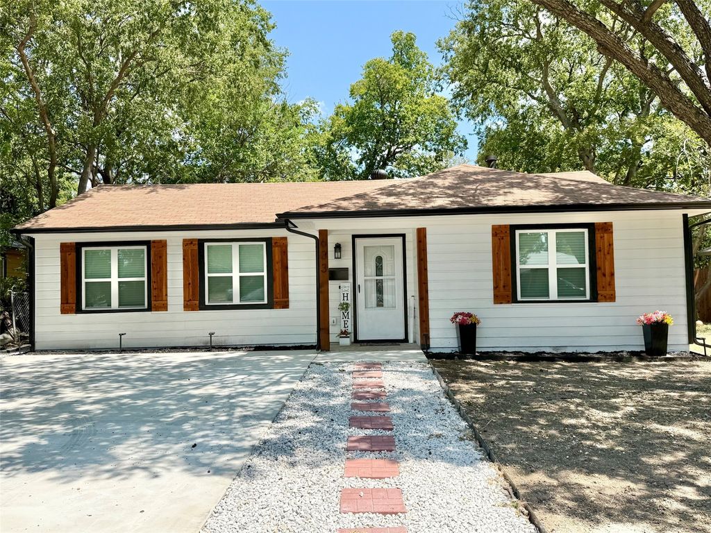 633 Cimarron Trace, Grand Prairie, TX 75051