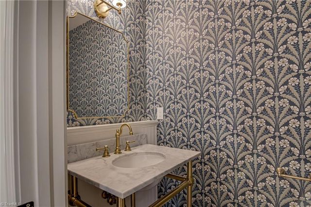 770 Oaklawn Avenue, Winston-salem, NC 27104