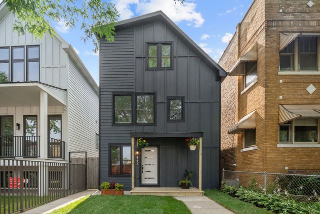 4250 N Whipple Street, Chicago, IL 60618