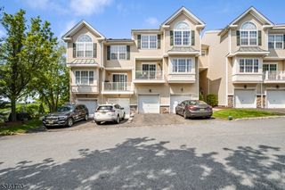 86 Lakeview Ct 86, Pompton Lakes Boro, NJ 07442
