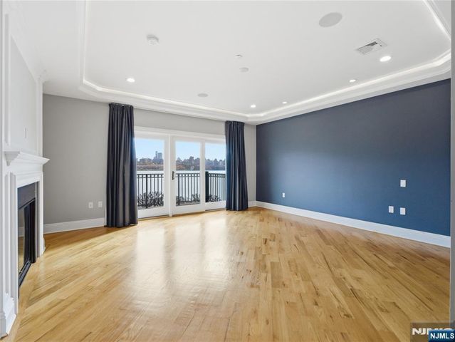 32 Marquis Court, Edgewater, NJ 07020